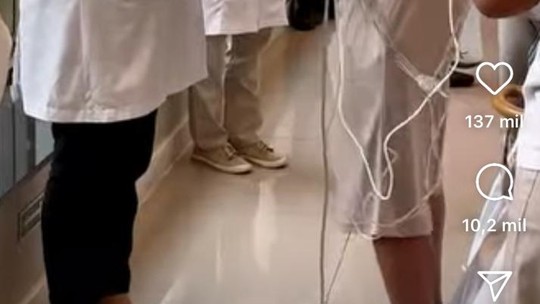 Bolsonaro caminha e faz exercícios de fisioterapia no hospital, ex-presidente tem ‘boa evolução clínica’ Bolsonaro caminha e faz exercícios de fisioterapia no hospital, ex-presidente tem ‘boa evolução clínica’