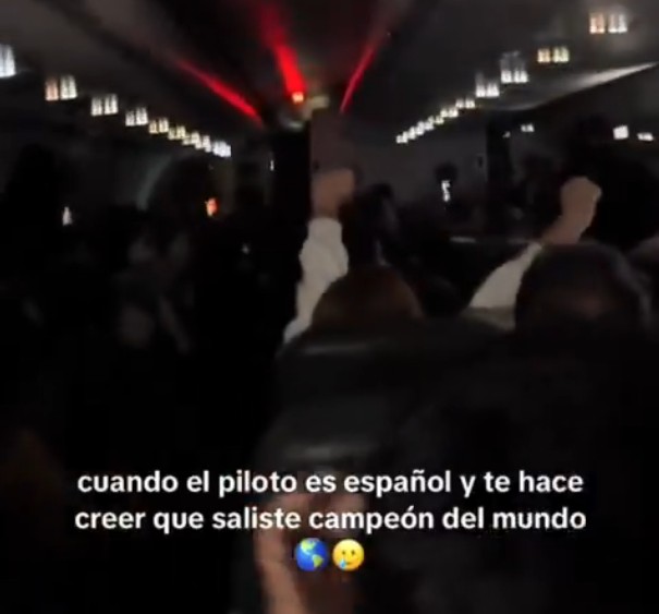 Piloto engana passageiros com falso título da Copa na Argentina