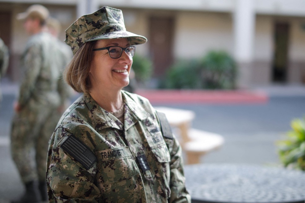 Lisa Franchetti, indicada por Biden para mais alto posto da Marinha americana, é a segunda mulher a alcançar a patente de almirante quatro estrelas — Foto: Lance Cpl. Cody Purcel / AFP
