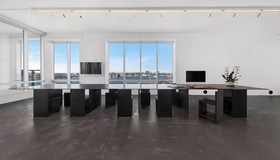 Calvin Klein vende cobertura minimalista em NY que foi seu espaço criativo por anos