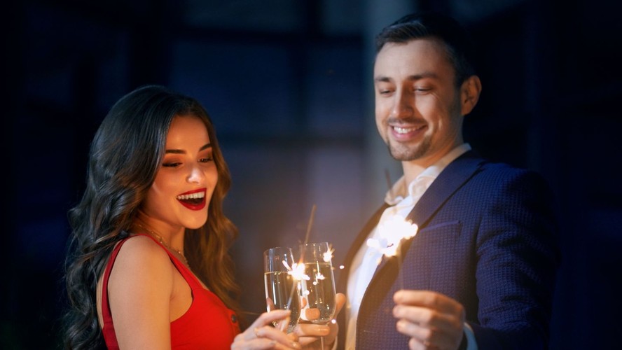 Tendência em relacionamentos: encontro presencial entre Sugar Daddies e Babies chama atenção