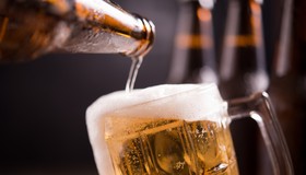 Homem se livra de multa por embriaguez porque seu corpo produz álcool; entenda a condição rara
