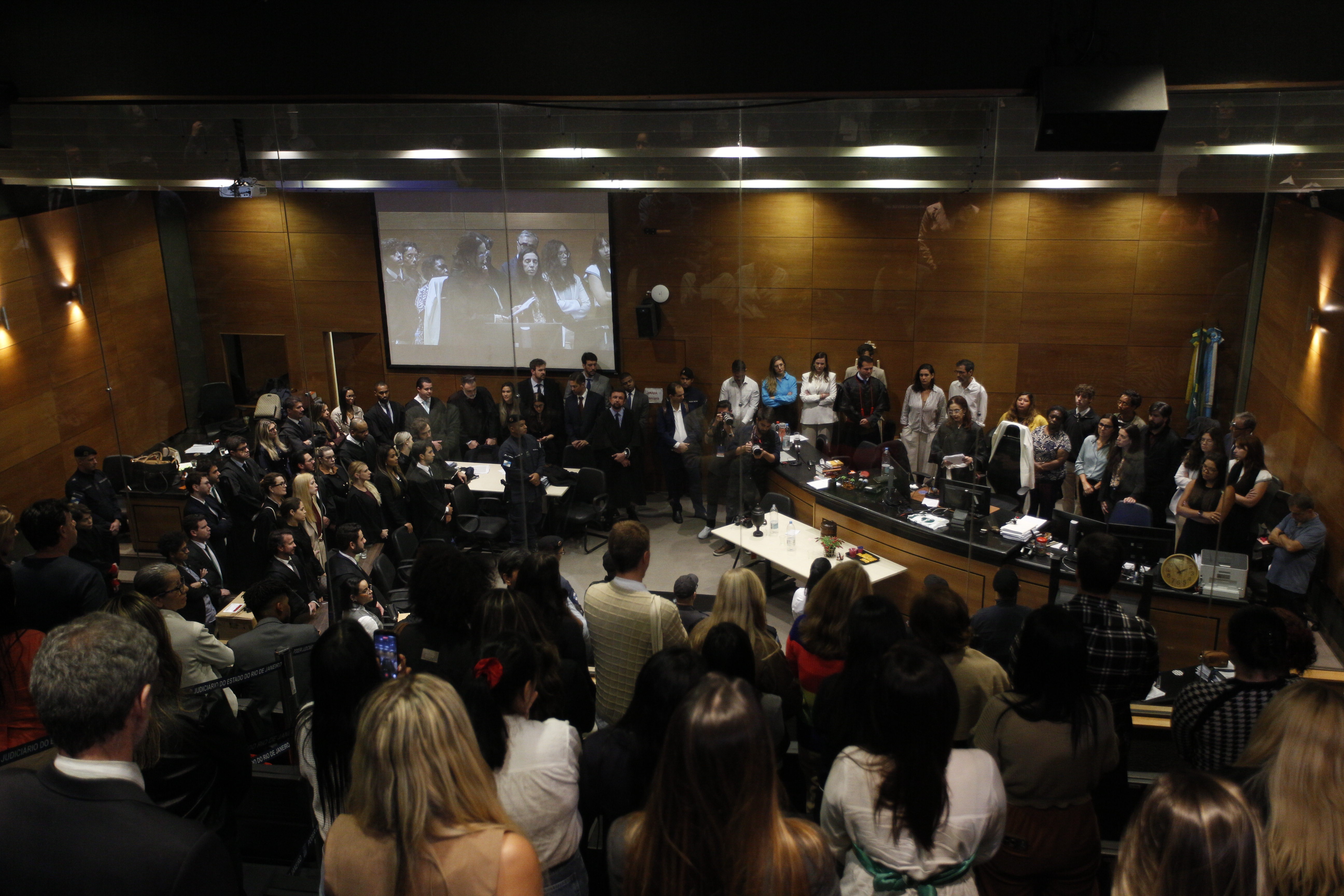 Perdão judicial a Monique pode beneficiar Jairinho