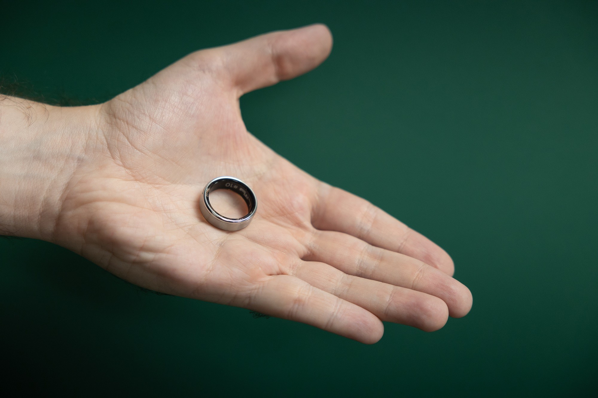 Anel inteligente que custa uma fração do Galaxy Ring encara rival de igual para igual; veja teste