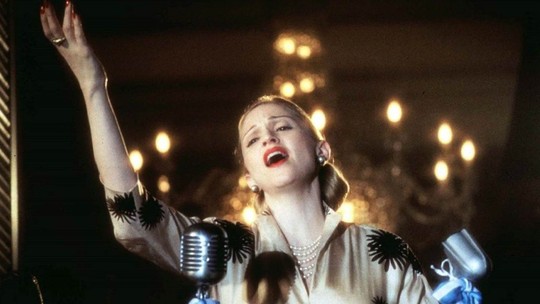 De sucesso com 'Evita' à furada dirigida por ex-marido, relembre a relação de Madonna com o cinema