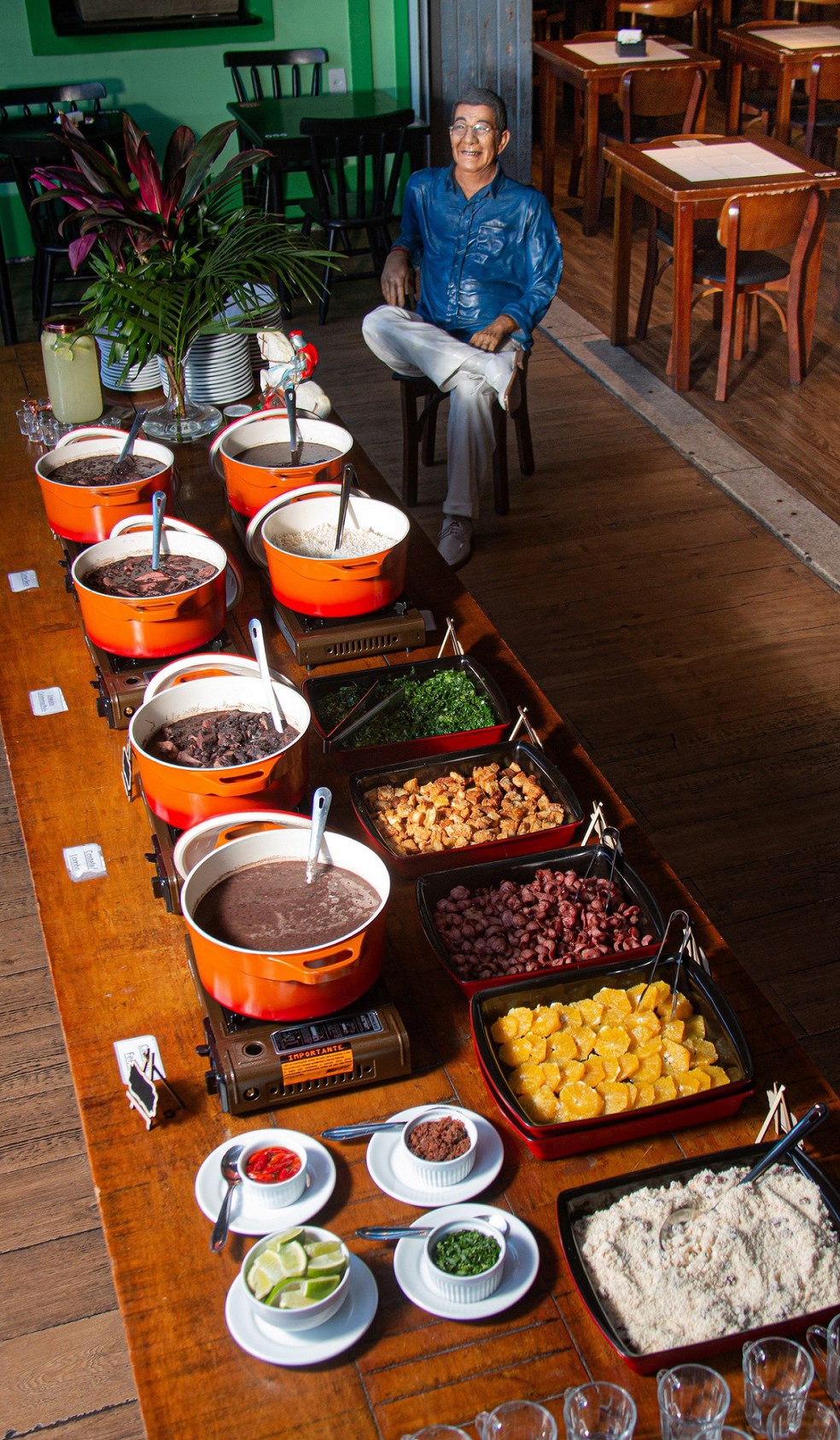 Bar do Zeca Pagodinho terá Feijoada de São Jorge em três unidades da rede — Foto: Vitor Faria / Divulgação