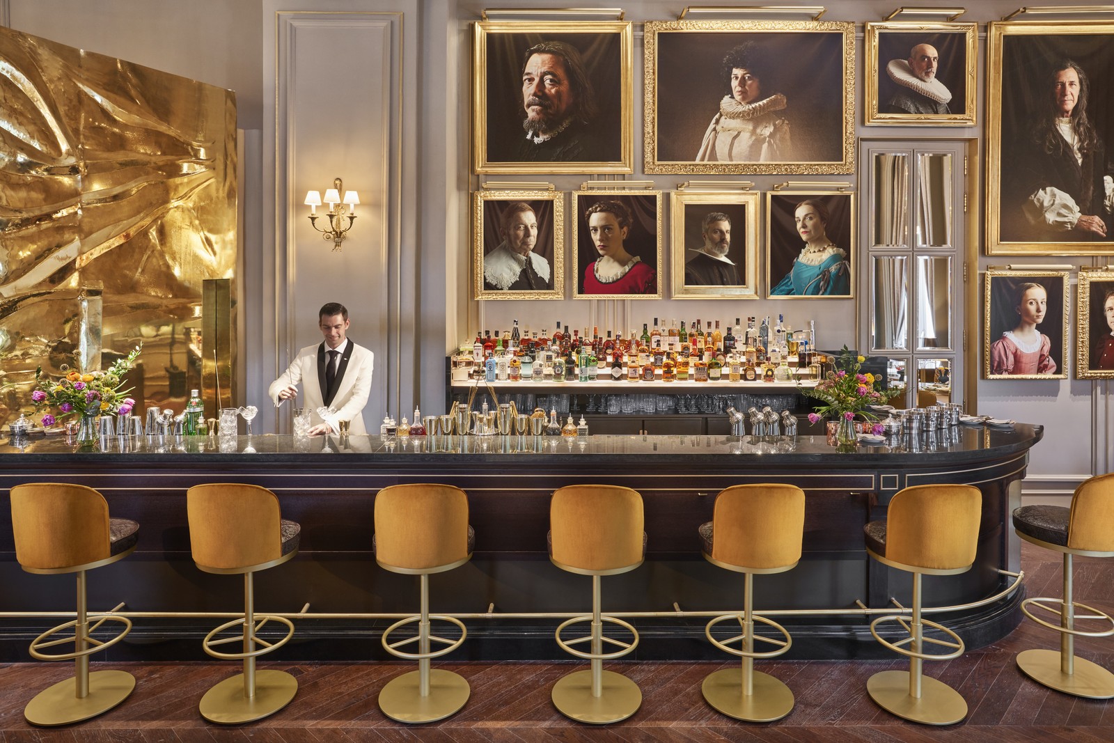 Bar do Mandarin Oriental Ritz,  único hotel de Madri que recebeu três chaves Michelin — Foto: Divulgação