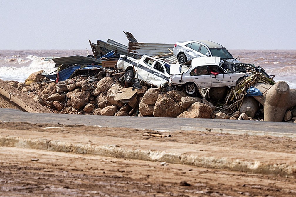 Costa de Derna totalmente arrasada pelas inundações de setembro — Foto: The Press Office of Libyan Prime Minister / AFP