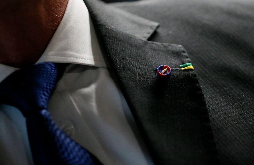 Condecoração usada por Jair Bolsonaro em julgamento no STF — Foto: Cristiano Mariz / O Globo