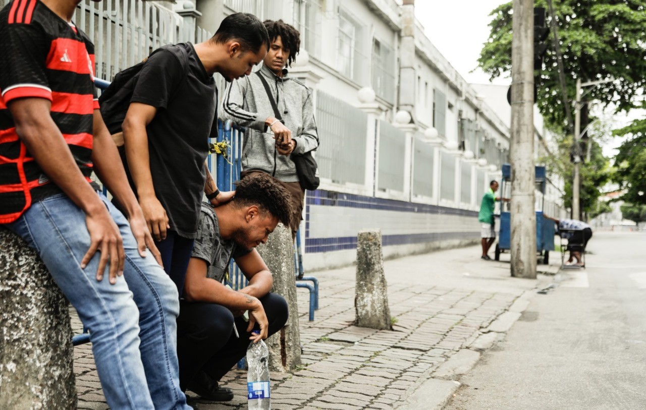 Grupo de 15 amigos de Realengo, no Rio, perde Enem após um dos estudantes se atrasar para pegar fretado