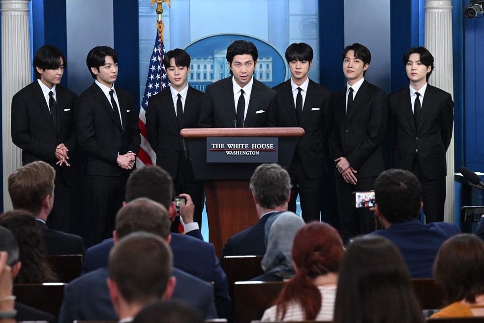 BTS discursa na Casa Branca, em Washington, EUA, em 31 de maio de 2022 — Foto: SAUL LOEB / AFP