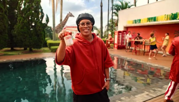 Brahma aciona Conar contra anúncio da Itaipava que associa Ronaldinho Gaúcho à seleção