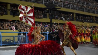 Melhores Porta-bandeira e Mestre-sala: Rute Alves e Julinho Nascimento da Unidos do Viradouro — Foto: Guito Moreto/ Agência O Globo
