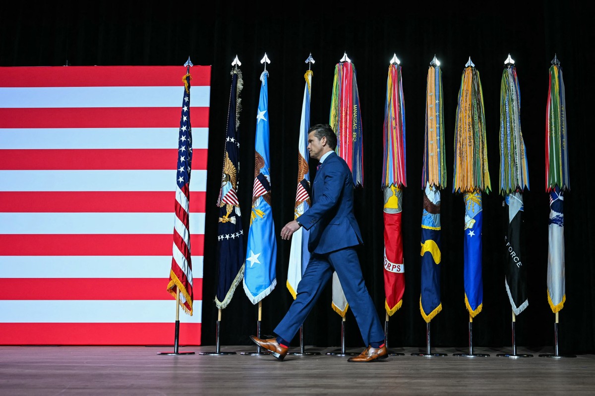 Em discurso, chefe do Pentágono critica 'generais gordos' e diz que militares devem atender a padrões físicos e de aparência