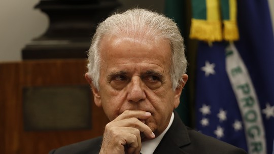 Ministro da Defesa vai procurar PF e Moraes para buscar informações sobre militares e discussão sobre golpe  
