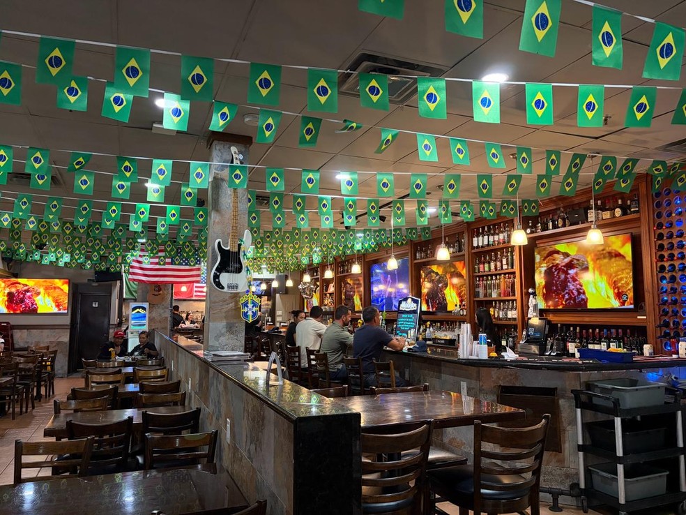 Bares e restaurantes de Ironbound, bairro dos brasileiros em Newark, na expectativa para os jogos da seleção na Copa do Mundo — Foto: Rafael Oliveira