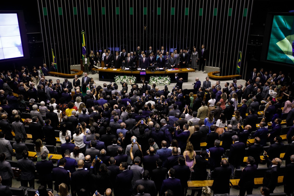 Reajuste de 29,7% em plano de saúde revolta funcionários da câmara