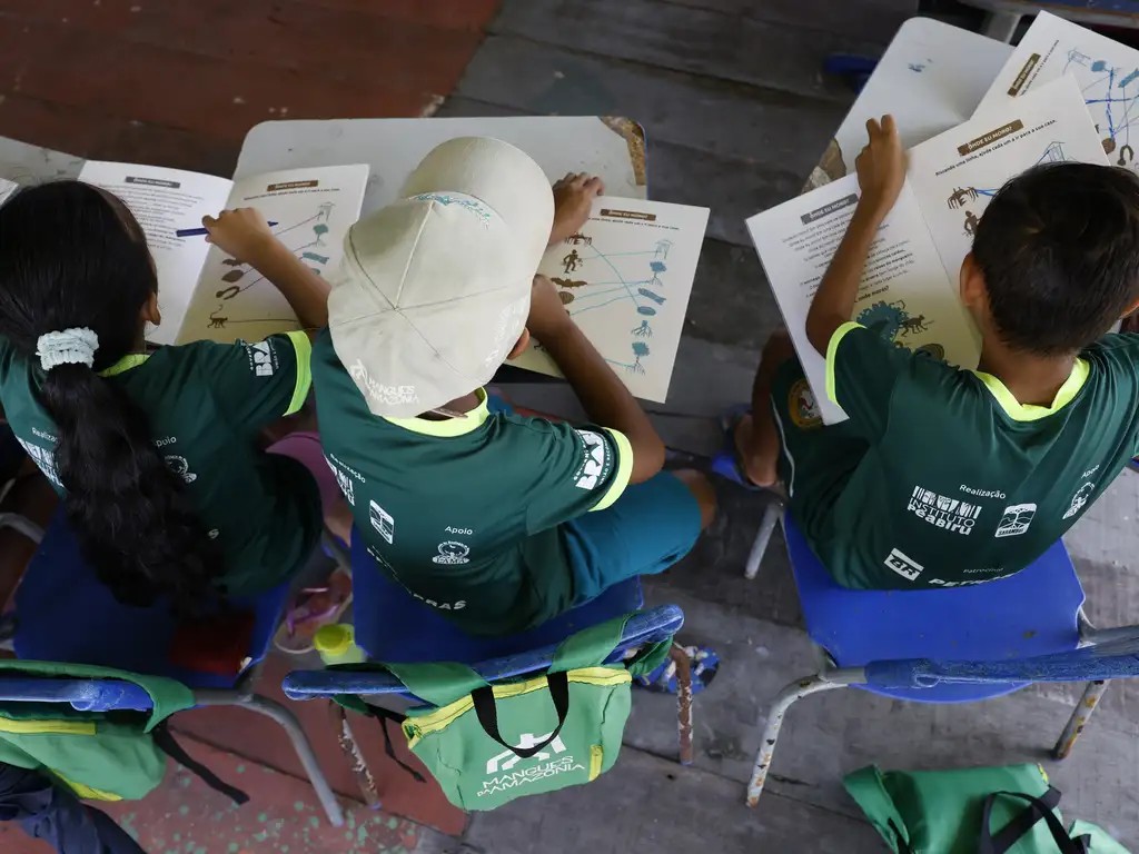 Brasil tem mais de 30 milhões de crianças expostas a riscos climáticos, alerta Unicef. Por que elas devem sofrer mais com o El Niño?