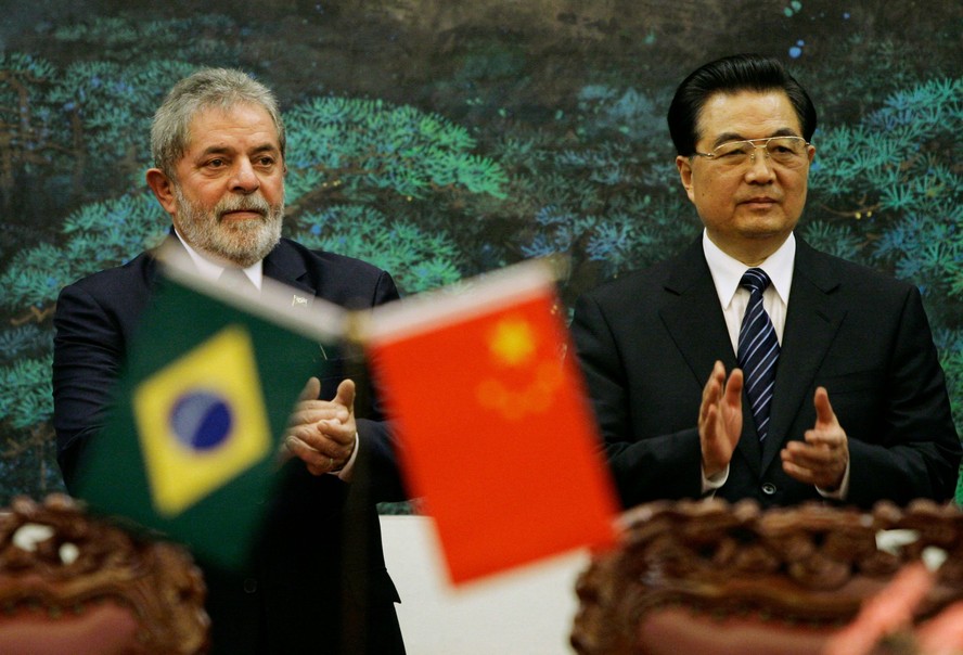Lula e o então presidente da China, Hu Jintao, durante visita do presidente brasileiro ao país em 2009