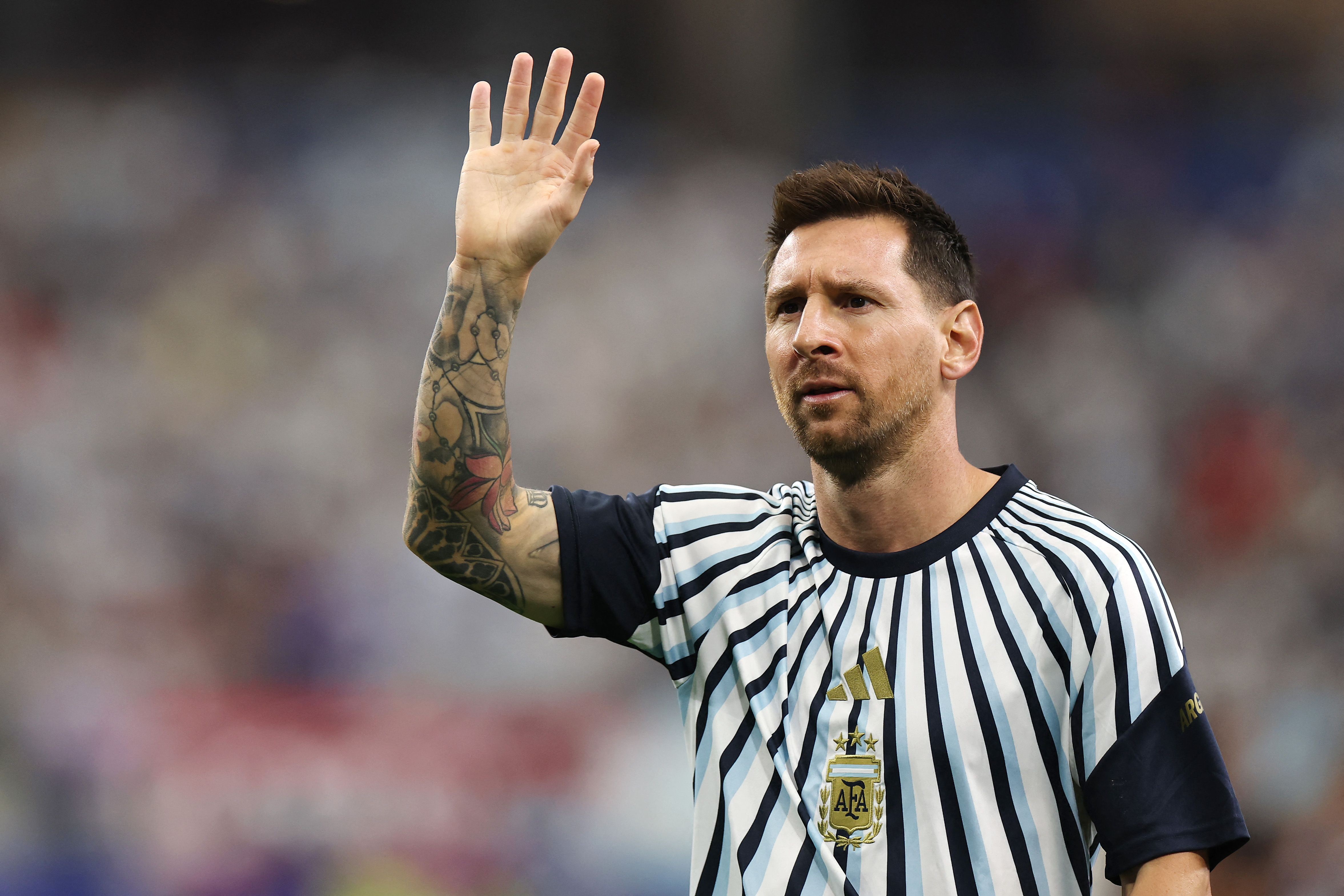 Messi começa um jogo de Copa do Mundo no banco pela primeira vez desde 2006