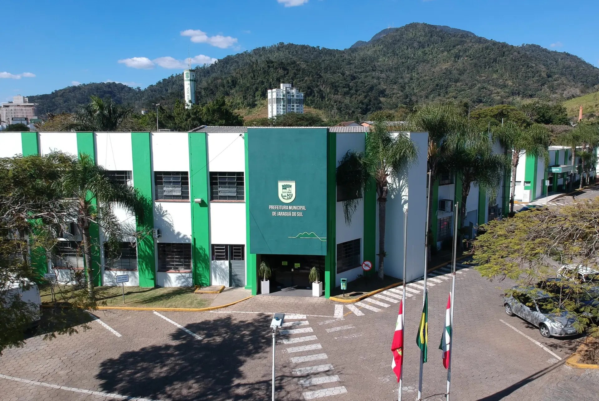 Hackers desviam ao menos R$ 12 milhões da prefeitura da 'cidade dos bilionários' em Santa Catarina