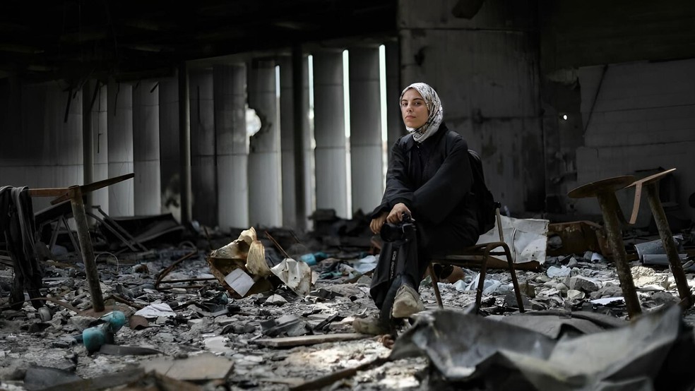 "Guarde o coração na palma da mão e caminhe", documentário acompanha à distância um ano da vida de uma fotojornalista palestina — Foto: Divulgação