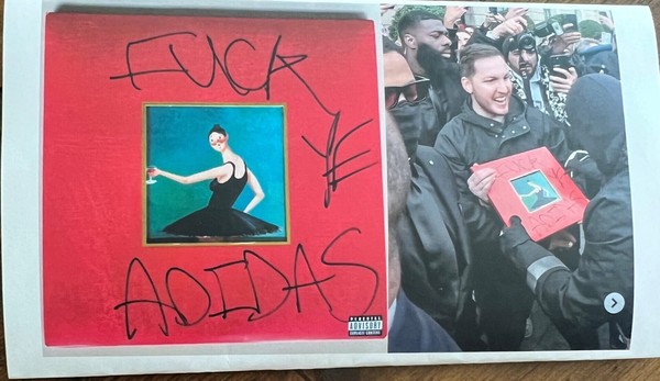 Disco de Kanye West autografado com xingamento a Adidas vai a