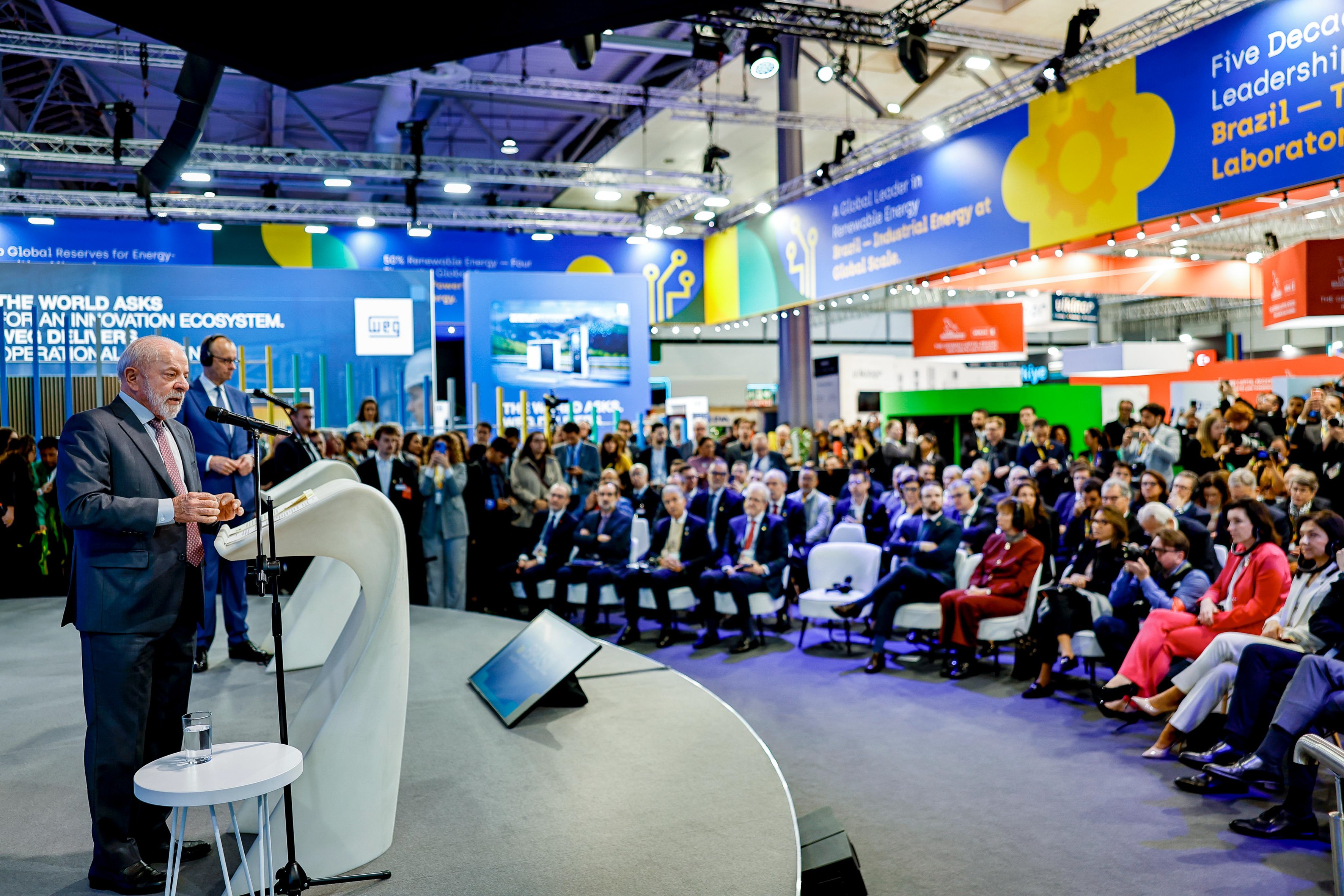 Lula na Alemanha: 'Brasil cansou de ser tratado como pa&iacute;s pequeno ou  invis&iacute;vel'