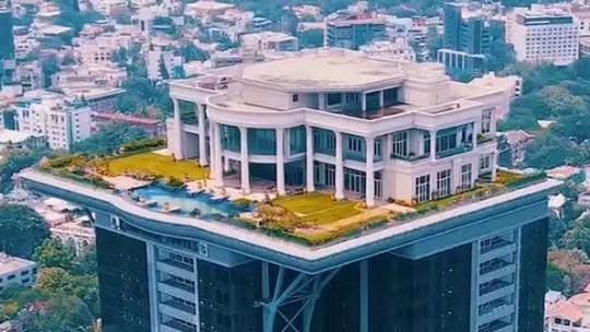 
Magnata indiano constrói mansão de R$ 100 milhões no topo de arranha-céu, mas não pode morar nela