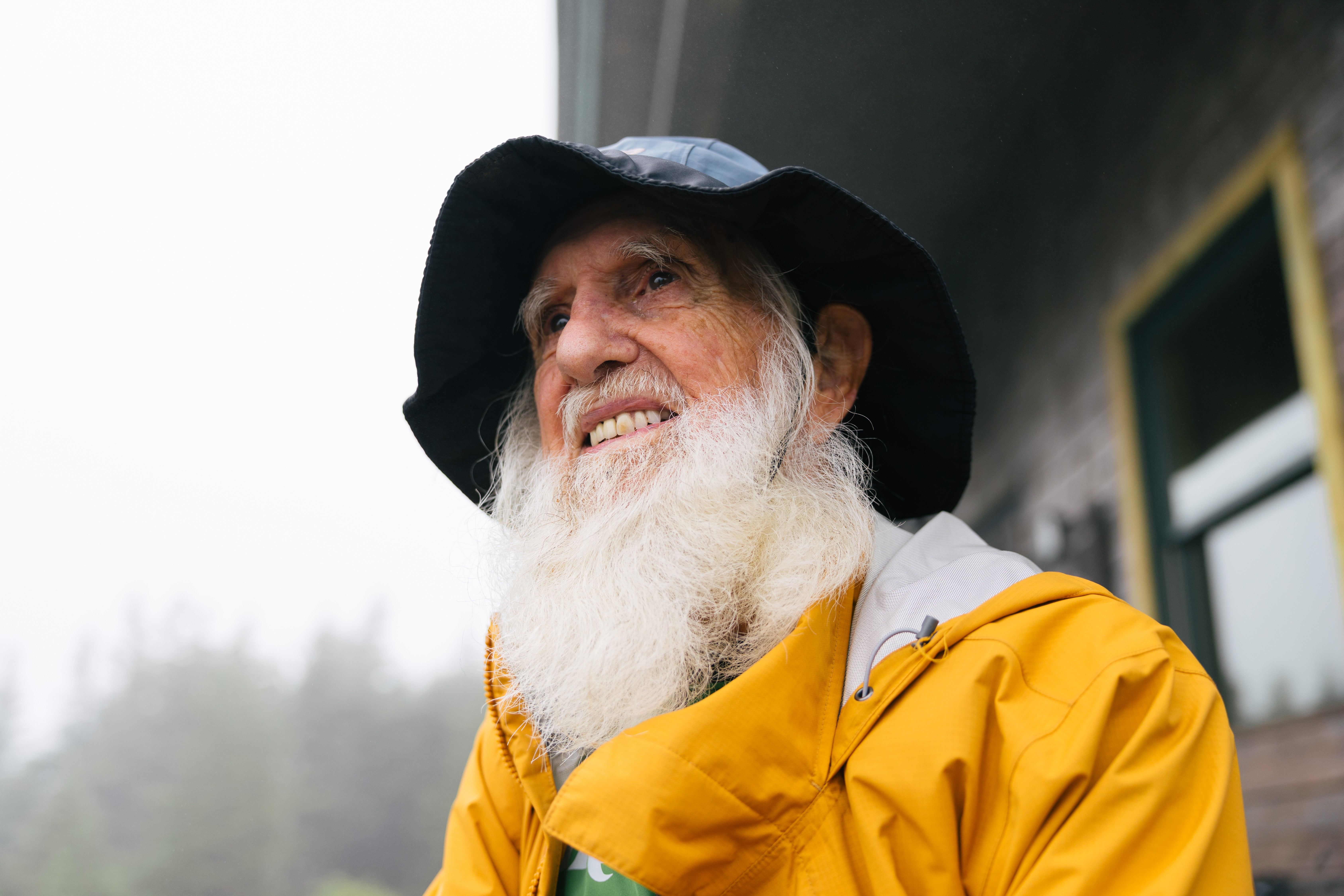 Aos 91 anos, 'Barba Branca' busca recorde em trilha de 3.524 km nos EUA