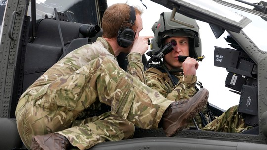 Príncipe William decola em helicóptero, após ser nomeado por rei Charles a cargo prometido ao irmão; veja imagens
