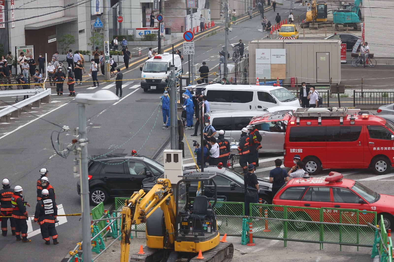 Local onde o ex-primeiro-ministro do Japão Shinzo Abe na praça da estação Kintetsu Yamato-Saidaiji, em Nara — Foto: AFP