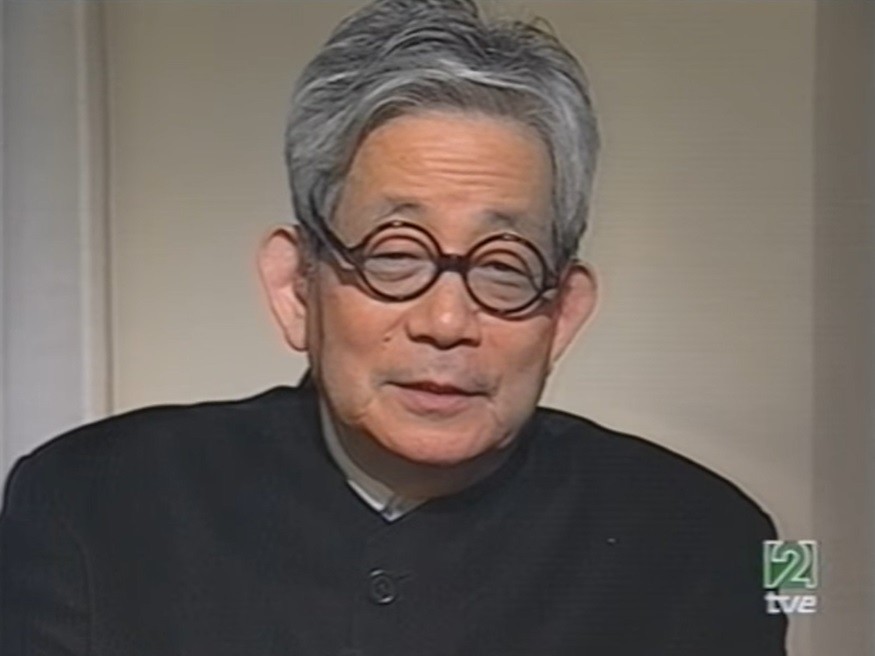 Ganhador do Prêmio Nobel de Literatura, o japonês Kenzaburo Oe (31/01/1935 – 13/03/2023)