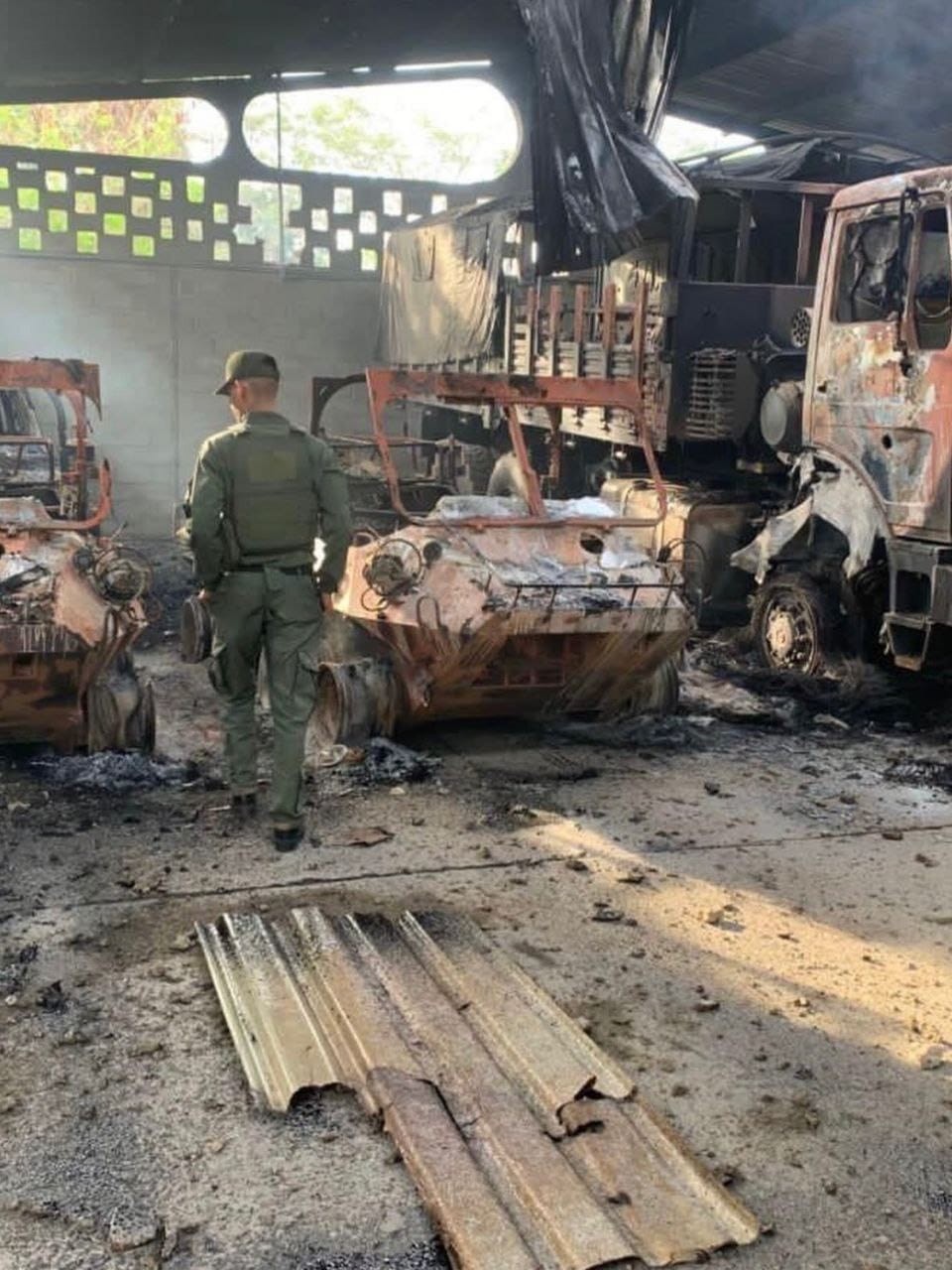 Fotos mostram destruição na base militar de La Carlota e no Forte Tiuna, em Caracas, após ataques dos EUA em 3 de janeiro — Foto: Reprodução