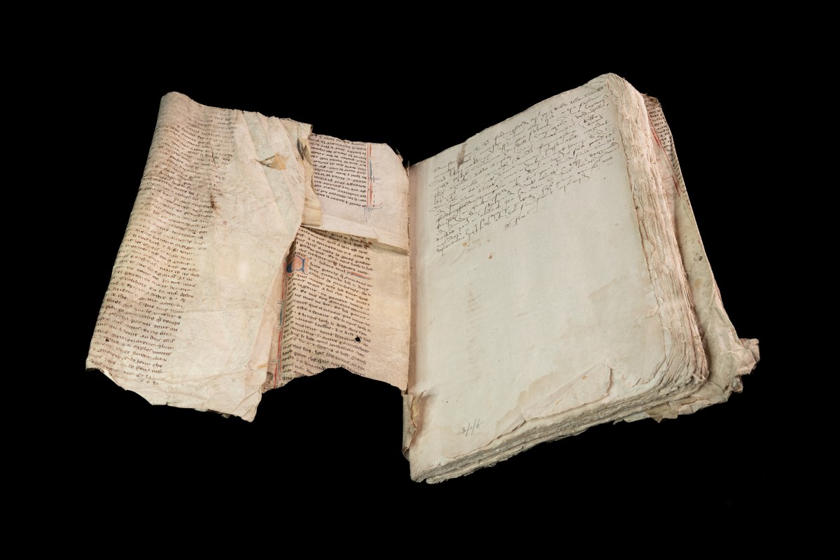 Ocultos por séculos, manuscritos medievais que contam início da lenda ...