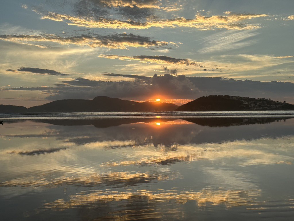 Buzios: Sunset at Geriba — Photography: Pedro Farina