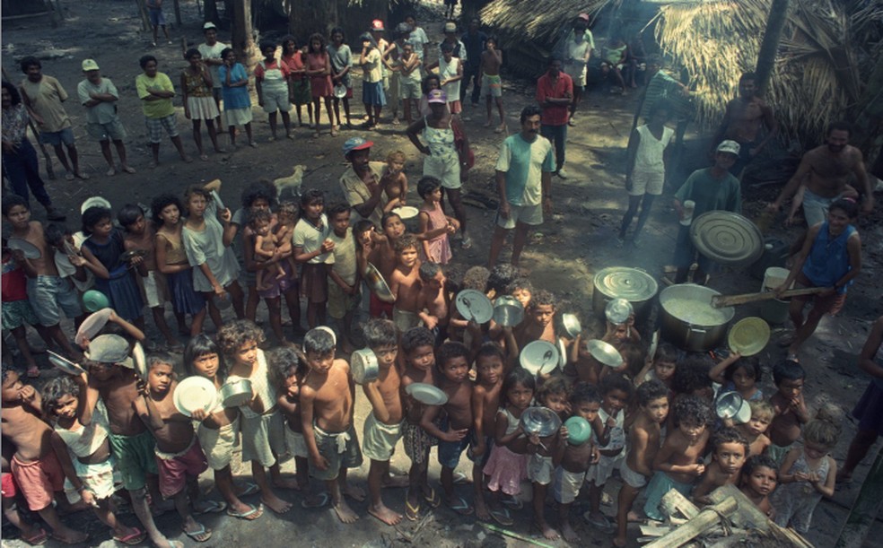 Crianças em acampamento na Fazenda Macaxeira, em Curionópolis, em 1996 — Foto: Roberto Stuckert Filho/Agência O GLOBO
