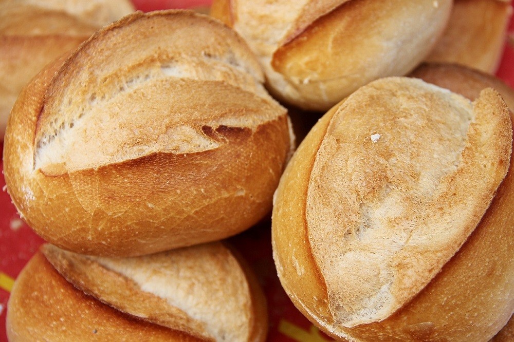 Comer pão francês todo dia: O que especialistas têm a dizer?