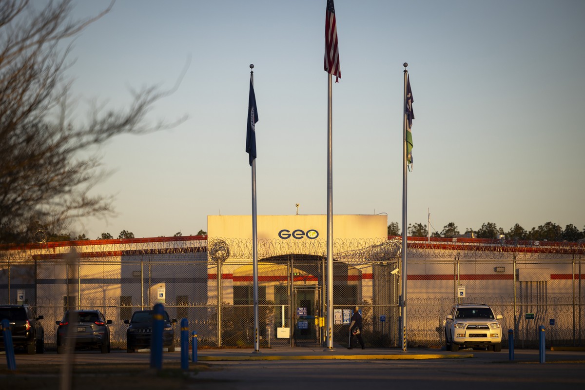 Crianças americanas foram enviadas para Honduras com mães deportadas