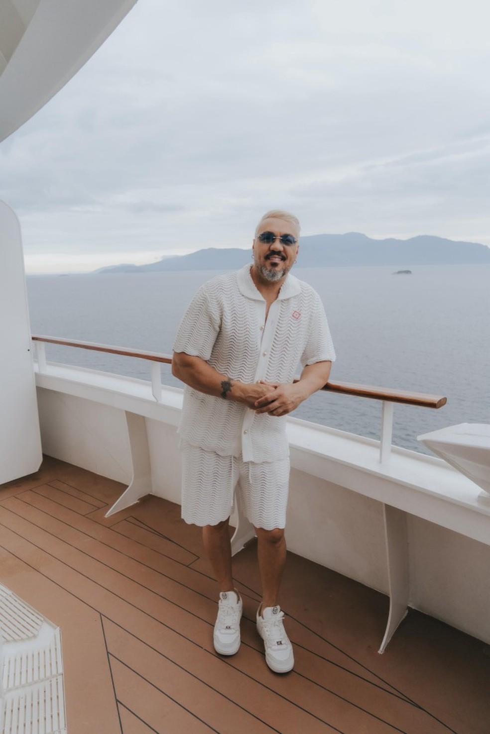 Belo no cruzeiro em que comemorou 25 anos de carreira — Foto: Divulgação/Vitor Batista