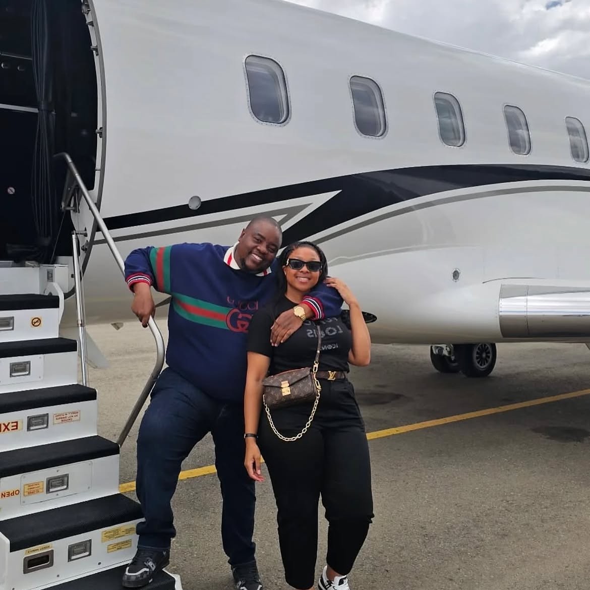 Image for Magnata do Zimbábue e mulher morrem em queda de helicóptero que também matou outras quatro pessoas