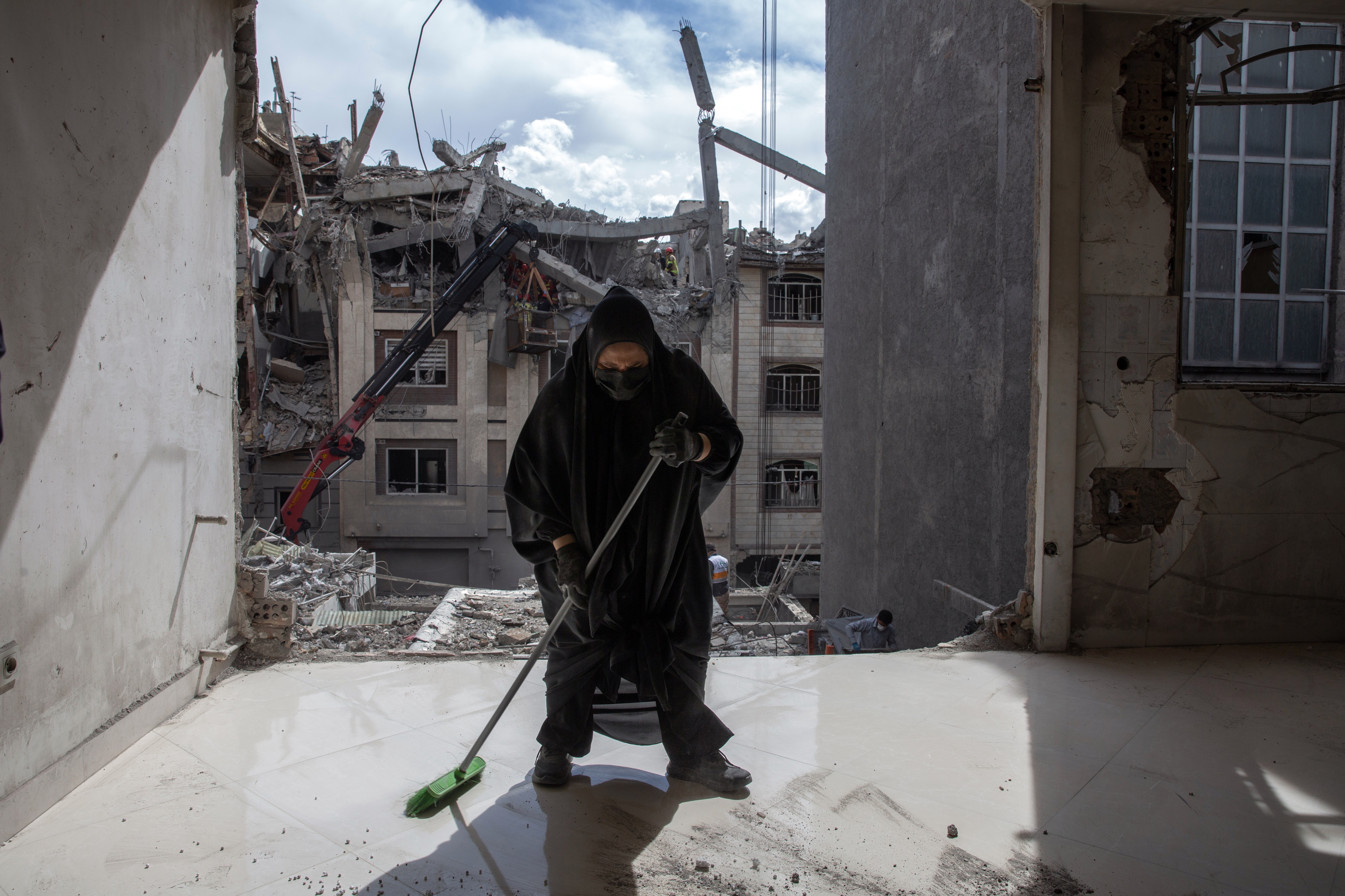 ‘A guerra arrancou uma parte de mim’: civis relatam medo e impotência sob bombardeios após um mês de conflito no Oriente Médio