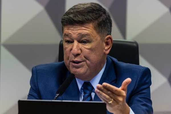 Presidente da CPI do INSS anuncia recurso contra decisão de Dino que  suspendeu quebra de sigilo de empresária ligada a filho de Lula