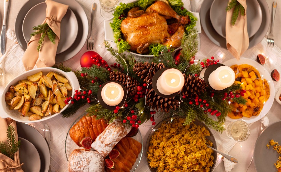 Christmas dinner — Photo: Freepik