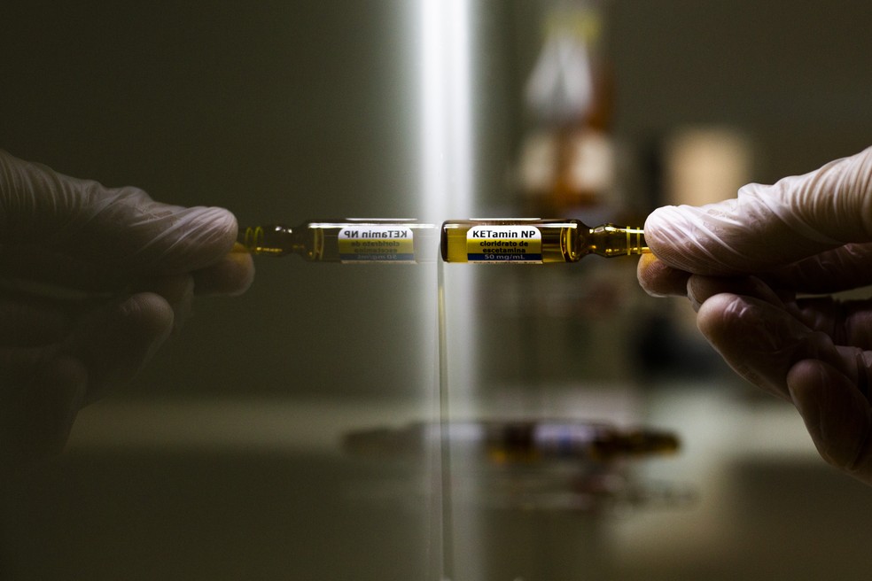 Infusão de cetamina ajuda a reduzir e até eliminar sintomas da depressão. — Foto: Maria Isabel Oliveira / Agência O Globo