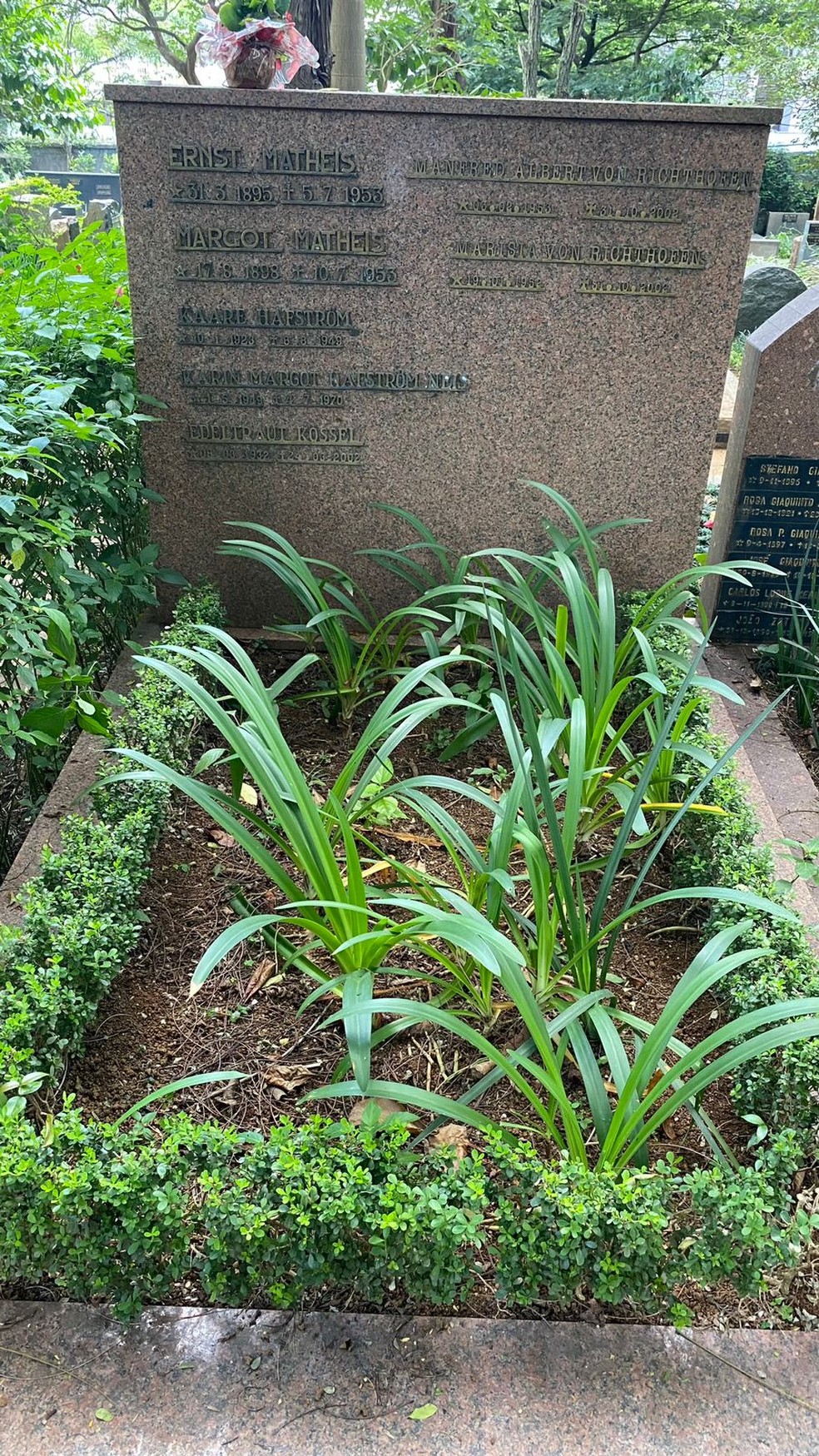 O túmulo dos von Richthofen em São Paulo — Foto: Ullisses Campbell