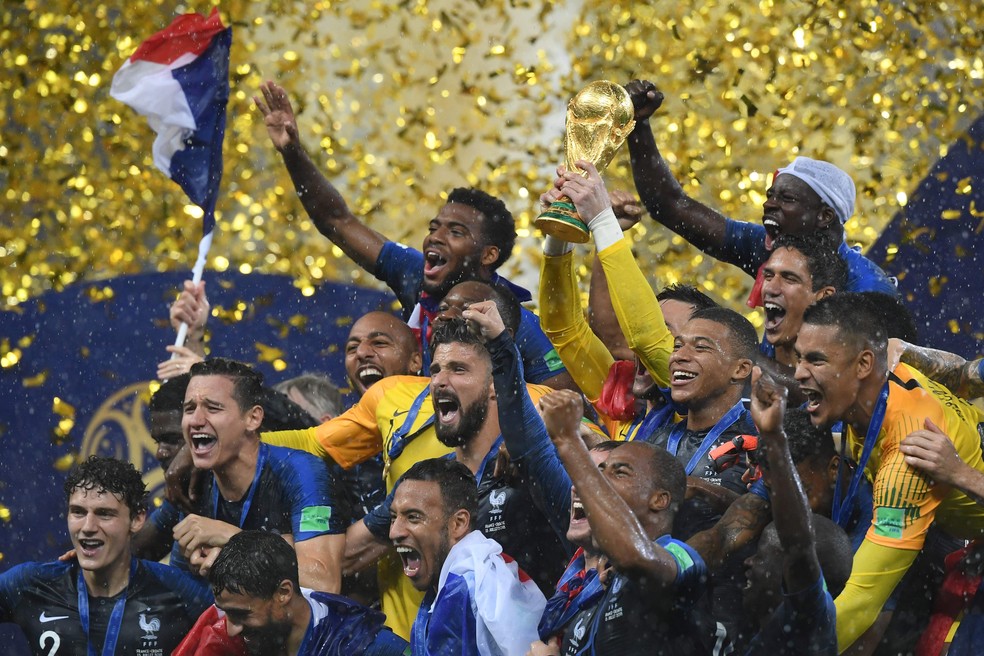 Festa dos jogadores da França após a conquista do título na final da Copa de 2018 — Foto: Kirill Kudryavtsev/AFP