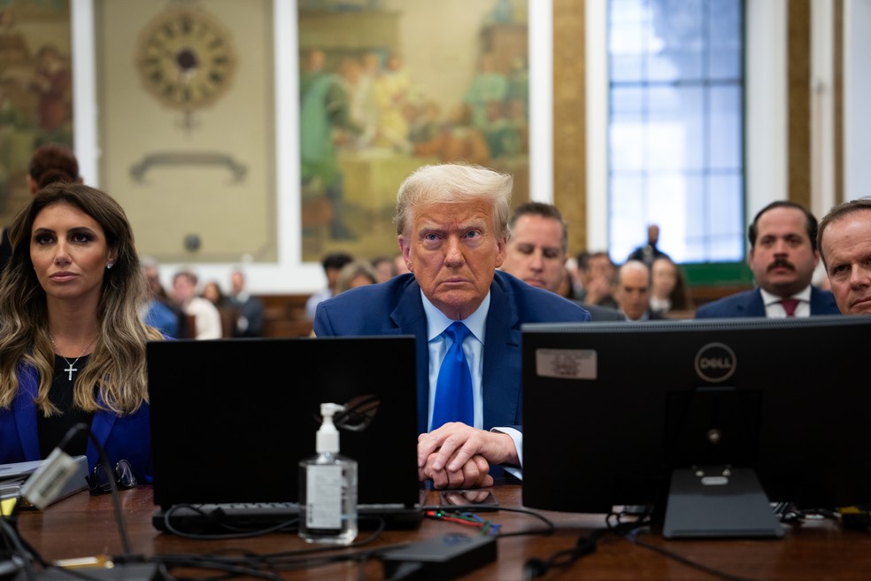 Trump é julgado por fraude civil em Nova York. Um julgamento civil testou as alegações de riqueza de Trump e um juiz as considerou fraudulentas. O presidente entrou com recurso — Foto: Maansi Srivastava/The New York Times