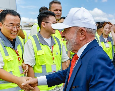 Lula anuncia fábrica de trens em Araraquara (SP) e critica ausência de Tarcísio em evento