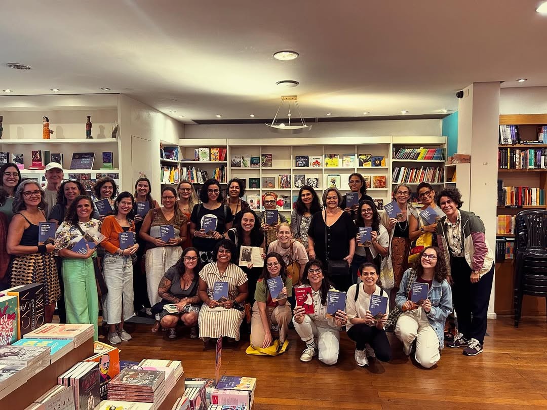 Clube Leia Mulheres acontece todo mês na Livraria Blooks, em Botafogo — Foto: Reprodução/Instagram